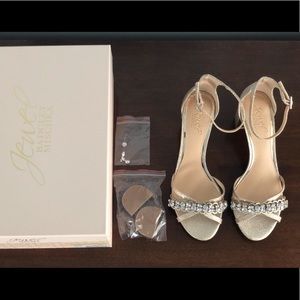 NEW Badgley Mischka Heels